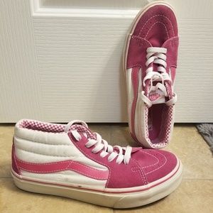 Classic Pink suede Vans